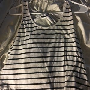 Bow tie back tank top
